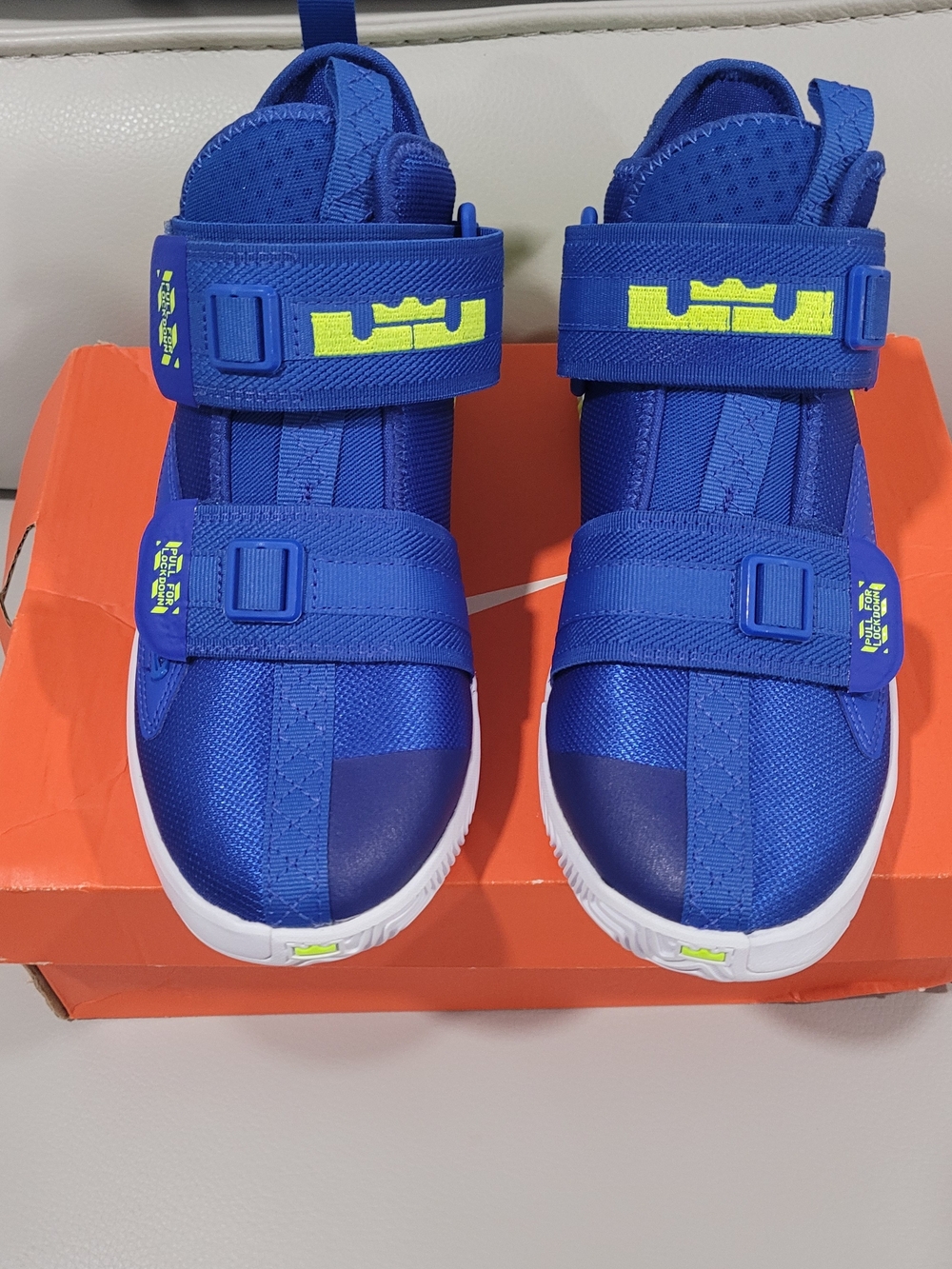 Nike LeBron Soldier XIII (GS) Size 4 (Big Boy)